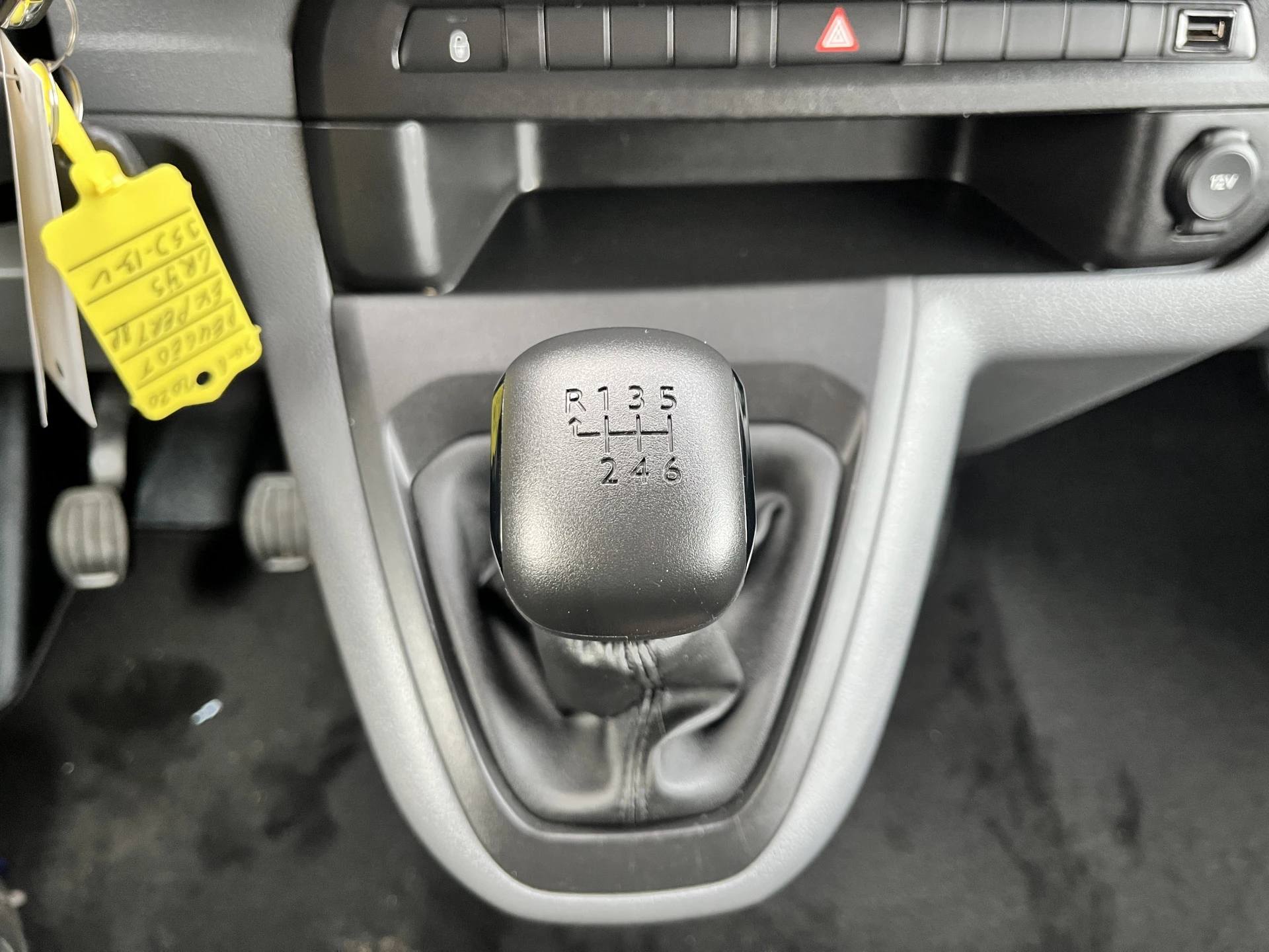 Hoofdafbeelding Peugeot Traveller