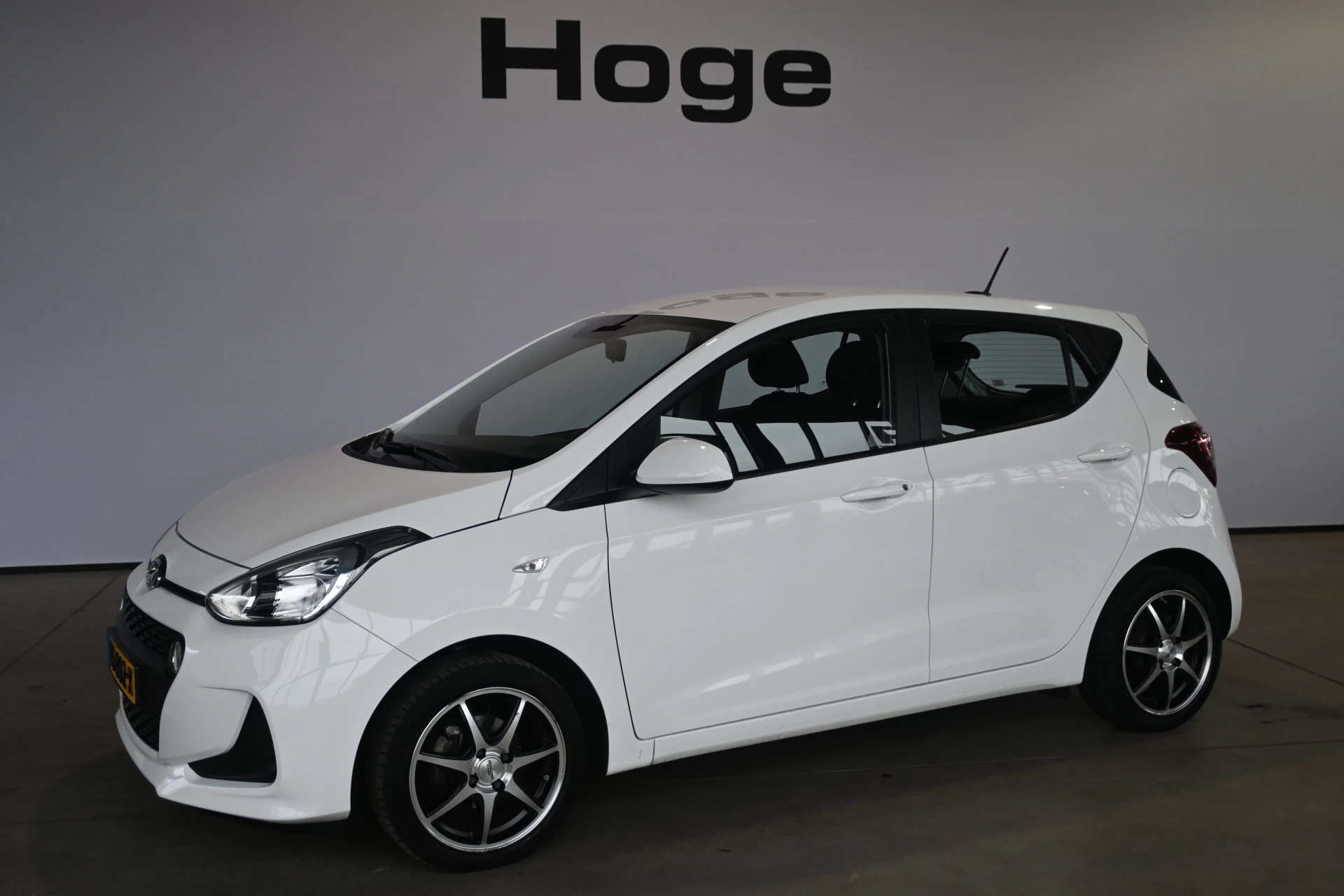 Hoofdafbeelding Hyundai i10