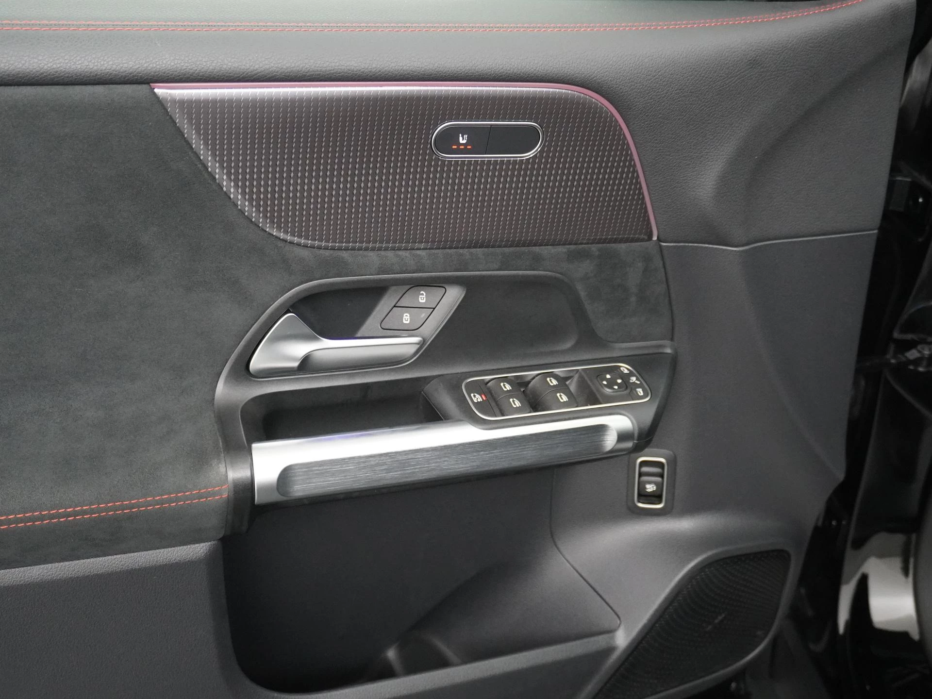 Hoofdafbeelding Mercedes-Benz EQB