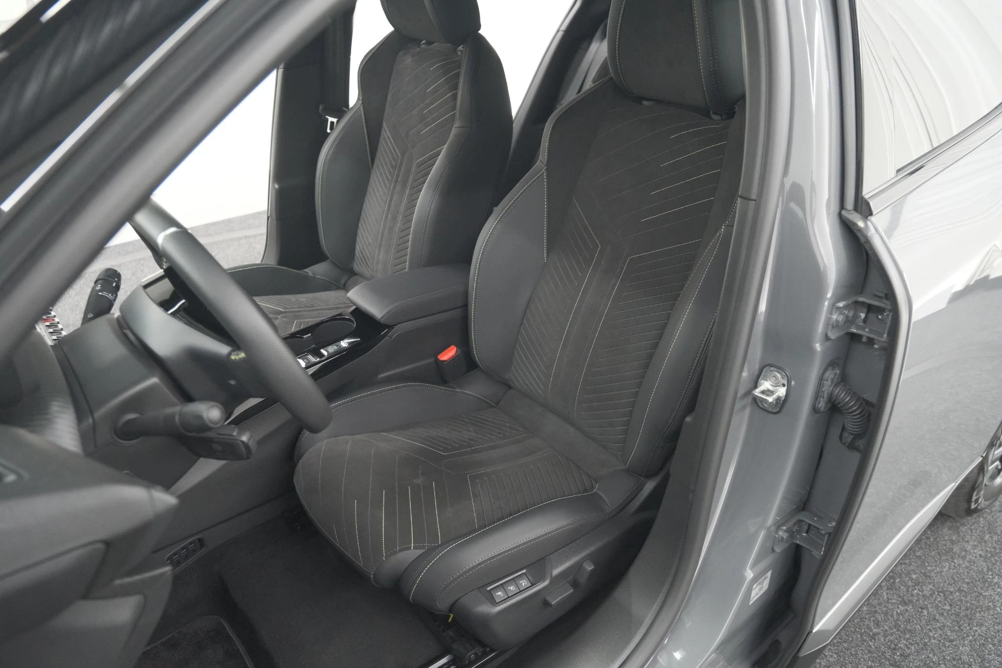 Hoofdafbeelding Peugeot e-2008