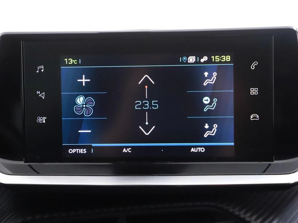 Hoofdafbeelding Peugeot e-2008