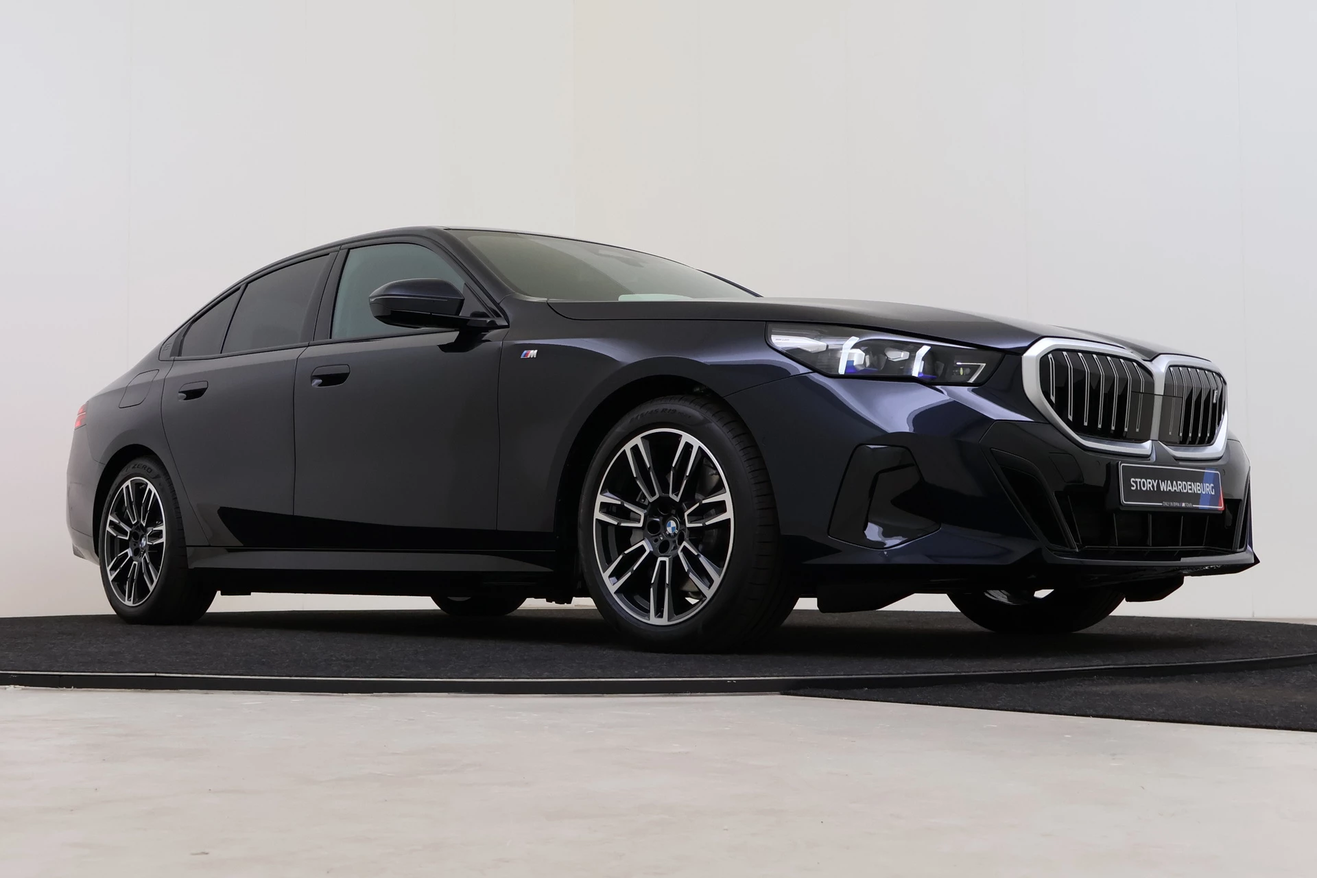 Hoofdafbeelding BMW i5