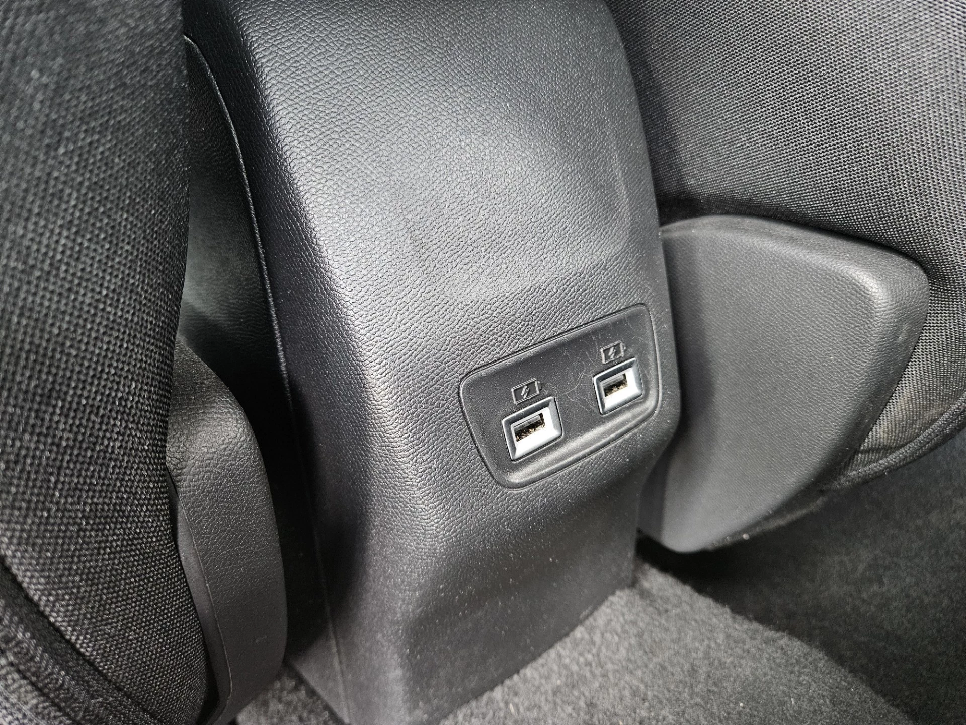 Hoofdafbeelding Peugeot e-2008