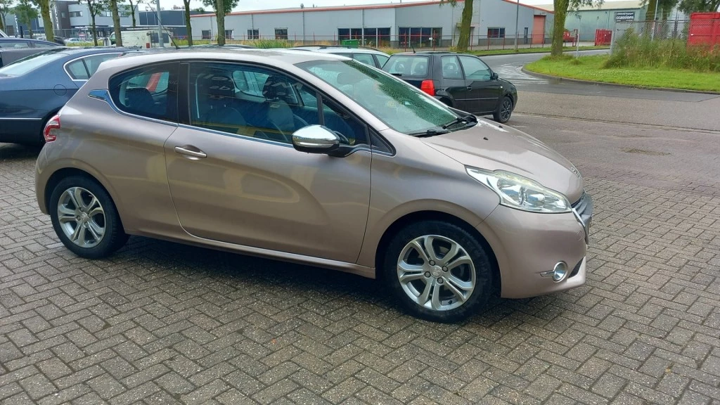 Hoofdafbeelding Peugeot 208