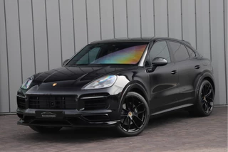 Porsche Cayenne Coupé 3.0 E-Hybrid Aut8 | 463PK | Sport-design | Achterasbesturing | Luchtvering | Matrix-led | Bose | Sport-chrono | Sfeerverlichting | Memory | 2022.