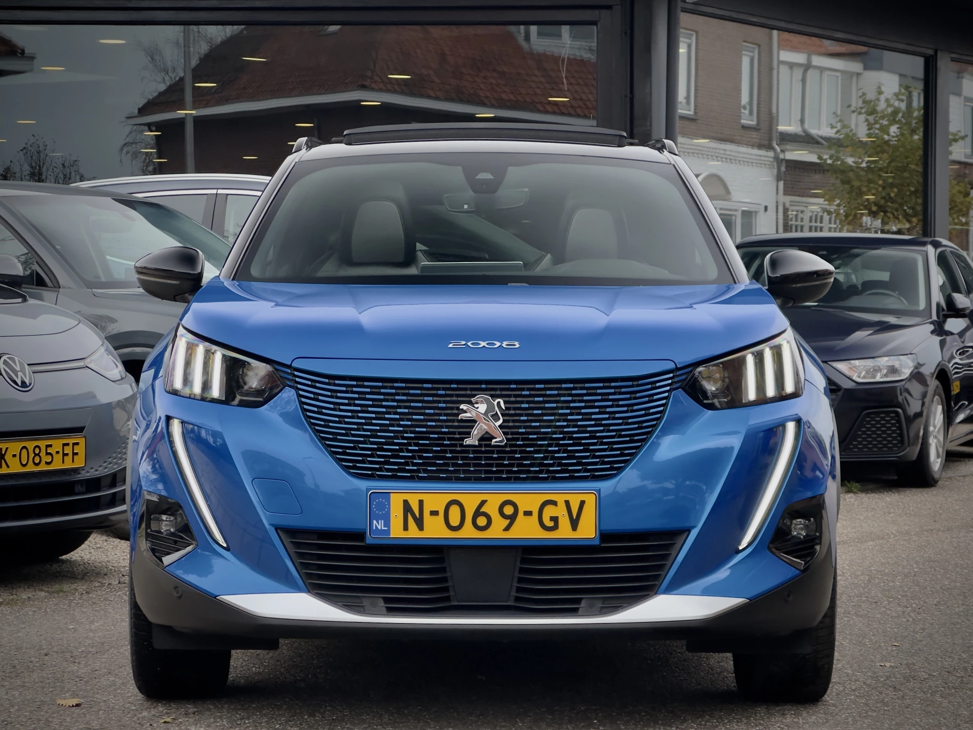 Hoofdafbeelding Peugeot e-2008