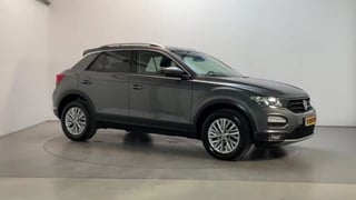 Volkswagen T-Roc 1.5 TSI 150pk DSG Style Business Leder Stoelverwarming Camera Navigatie