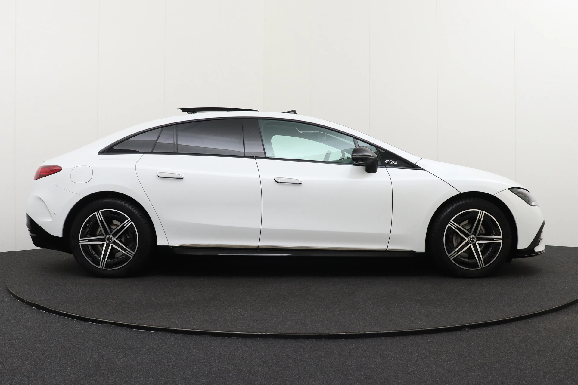 Hoofdafbeelding Mercedes-Benz EQE