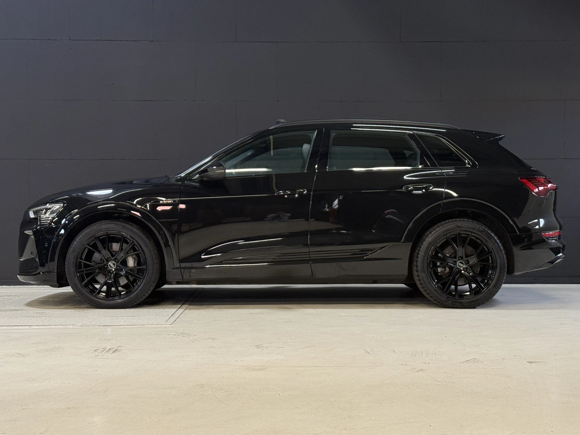 Hoofdafbeelding Audi e-tron