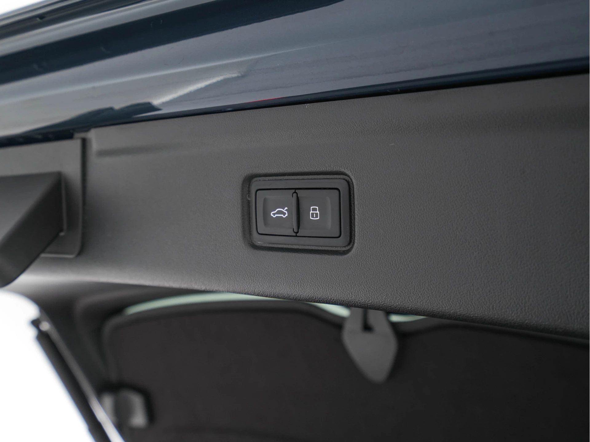 Hoofdafbeelding Audi A6 Avant e-tron