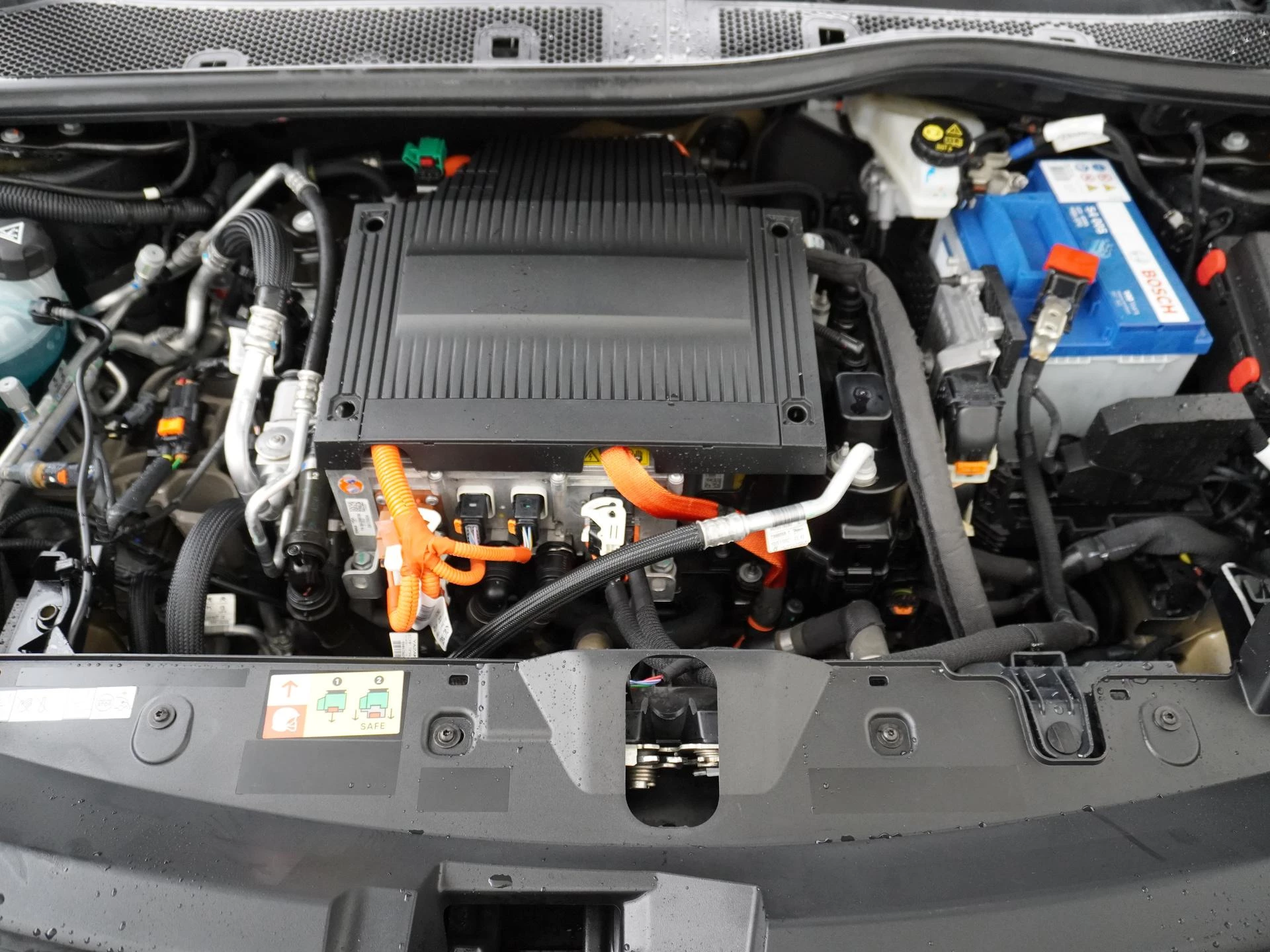 Hoofdafbeelding Peugeot e-2008