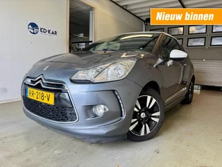 Hoofdafbeelding Citroën DS3 Citroën DS3 1.6 So Chic in Black AUT LEER NAVI CLIMA NETTE AUTO LMV APK 9-2026