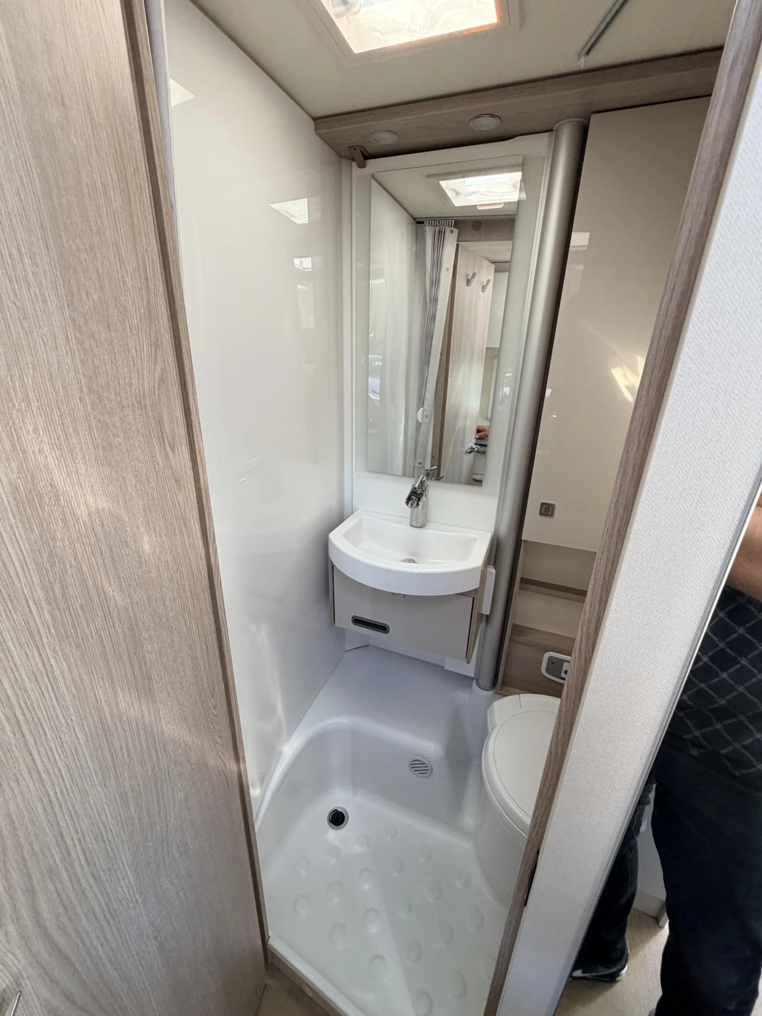 Hoofdafbeelding Bürstner Bt6914 Ford 155PK Camper•Automaat•TV