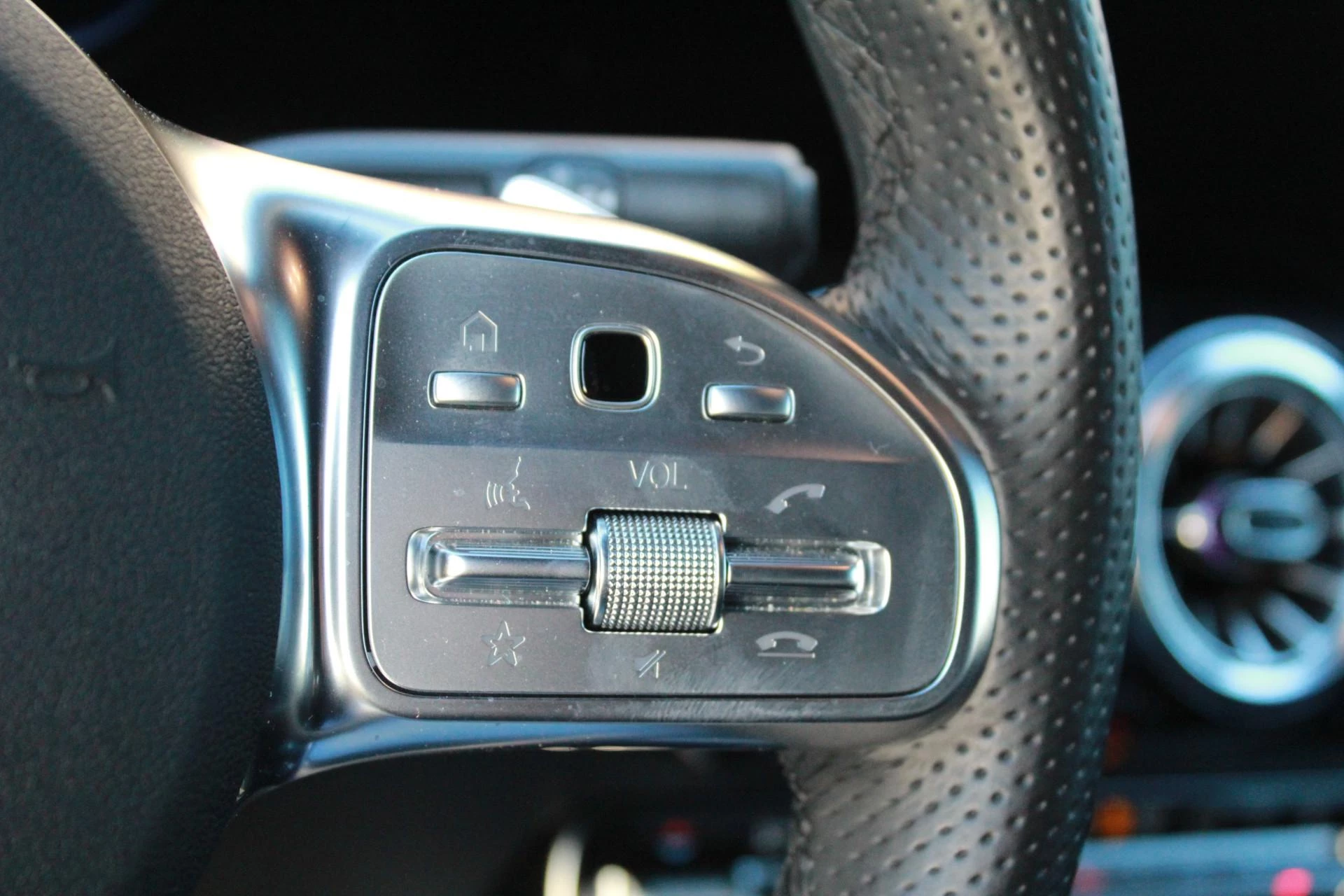 Hoofdafbeelding Mercedes-Benz EQB