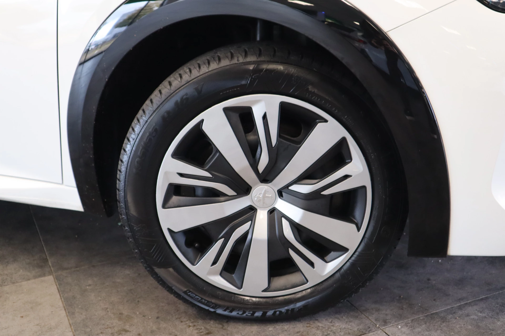 Hoofdafbeelding Peugeot e-208