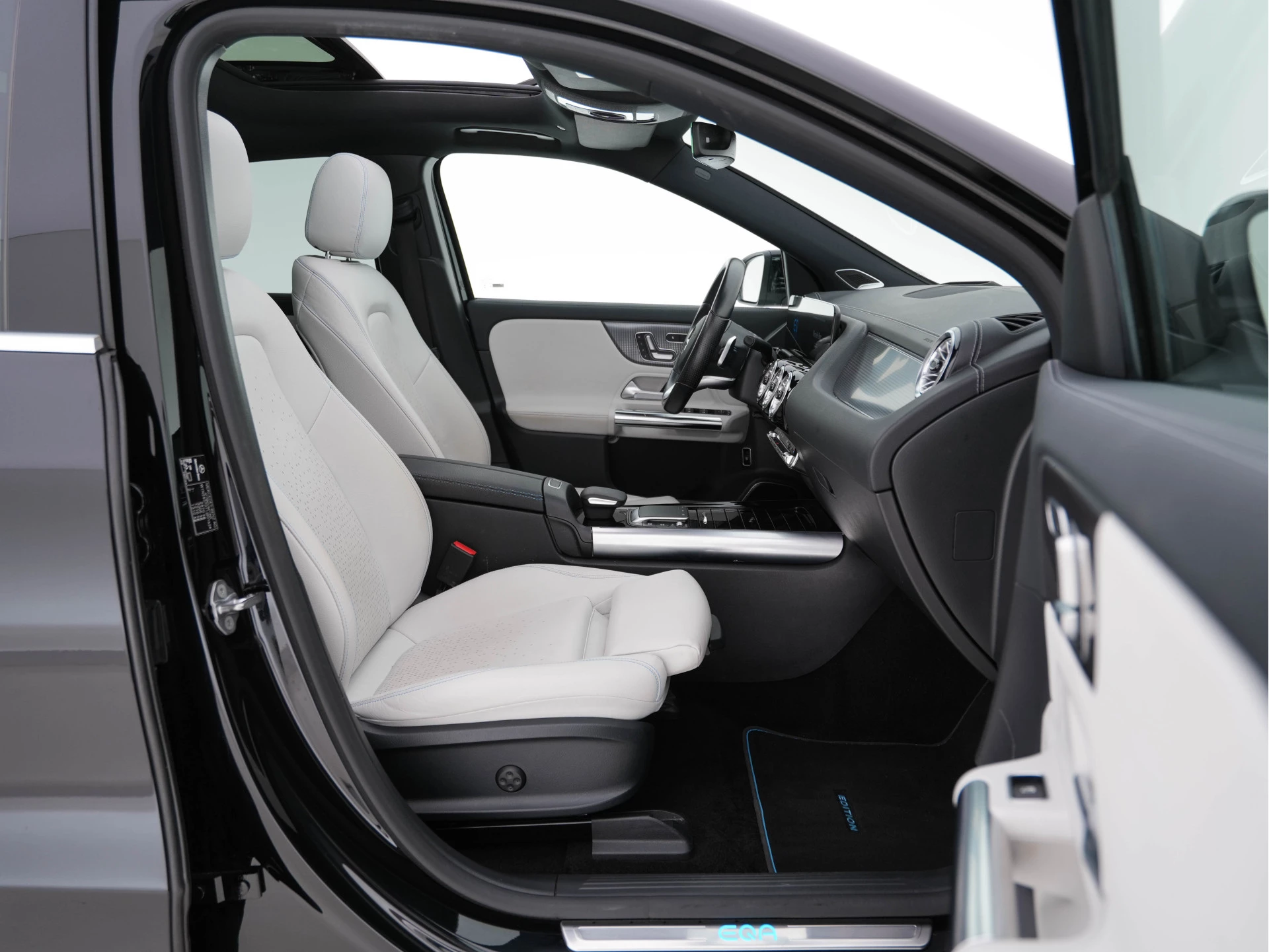 Hoofdafbeelding Mercedes-Benz EQA