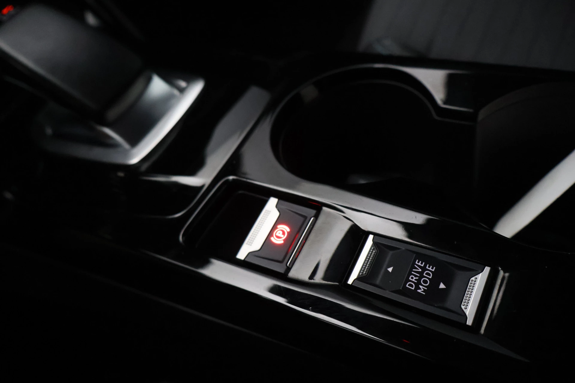 Hoofdafbeelding Peugeot e-208