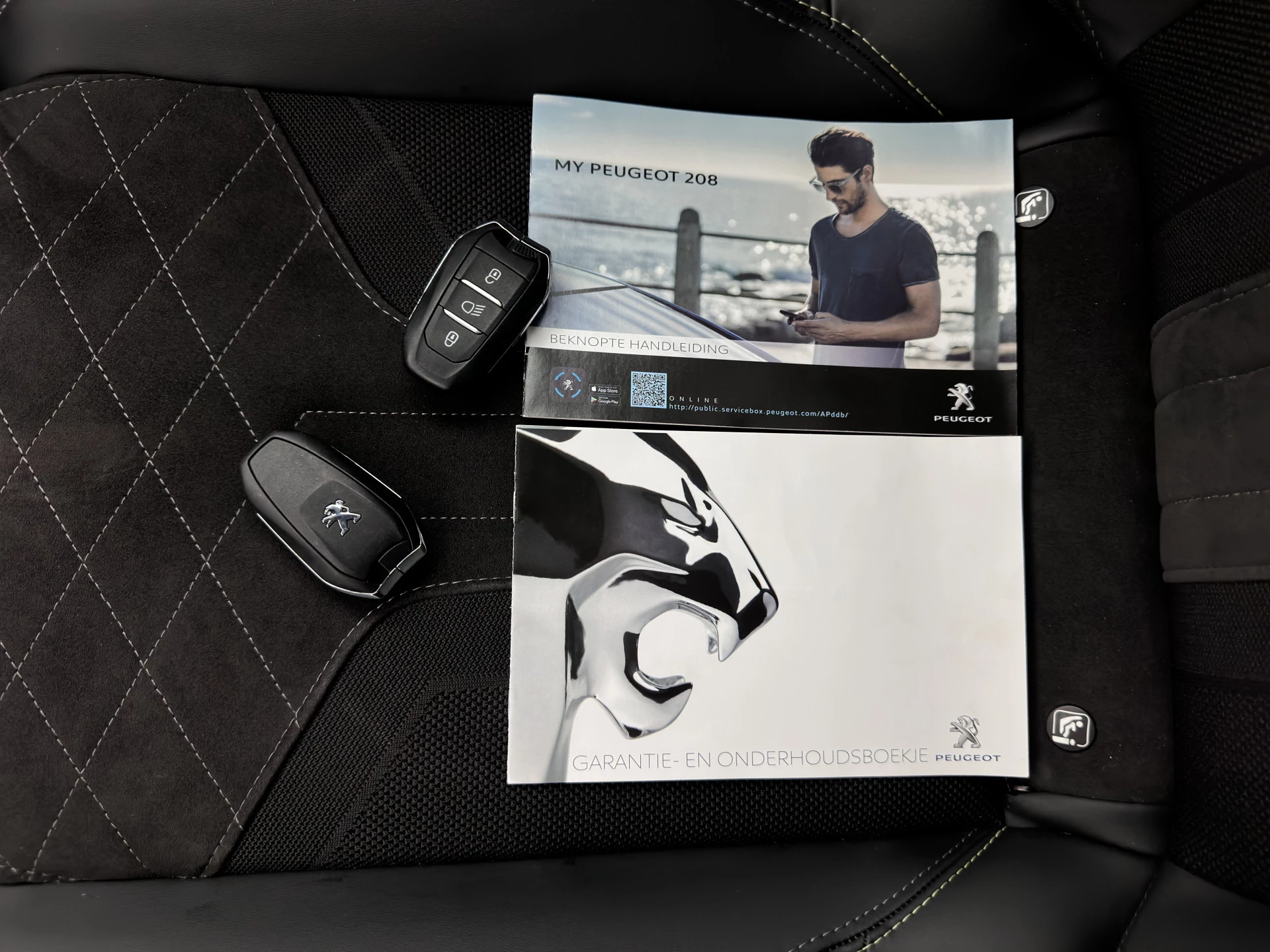 Hoofdafbeelding Peugeot e-208