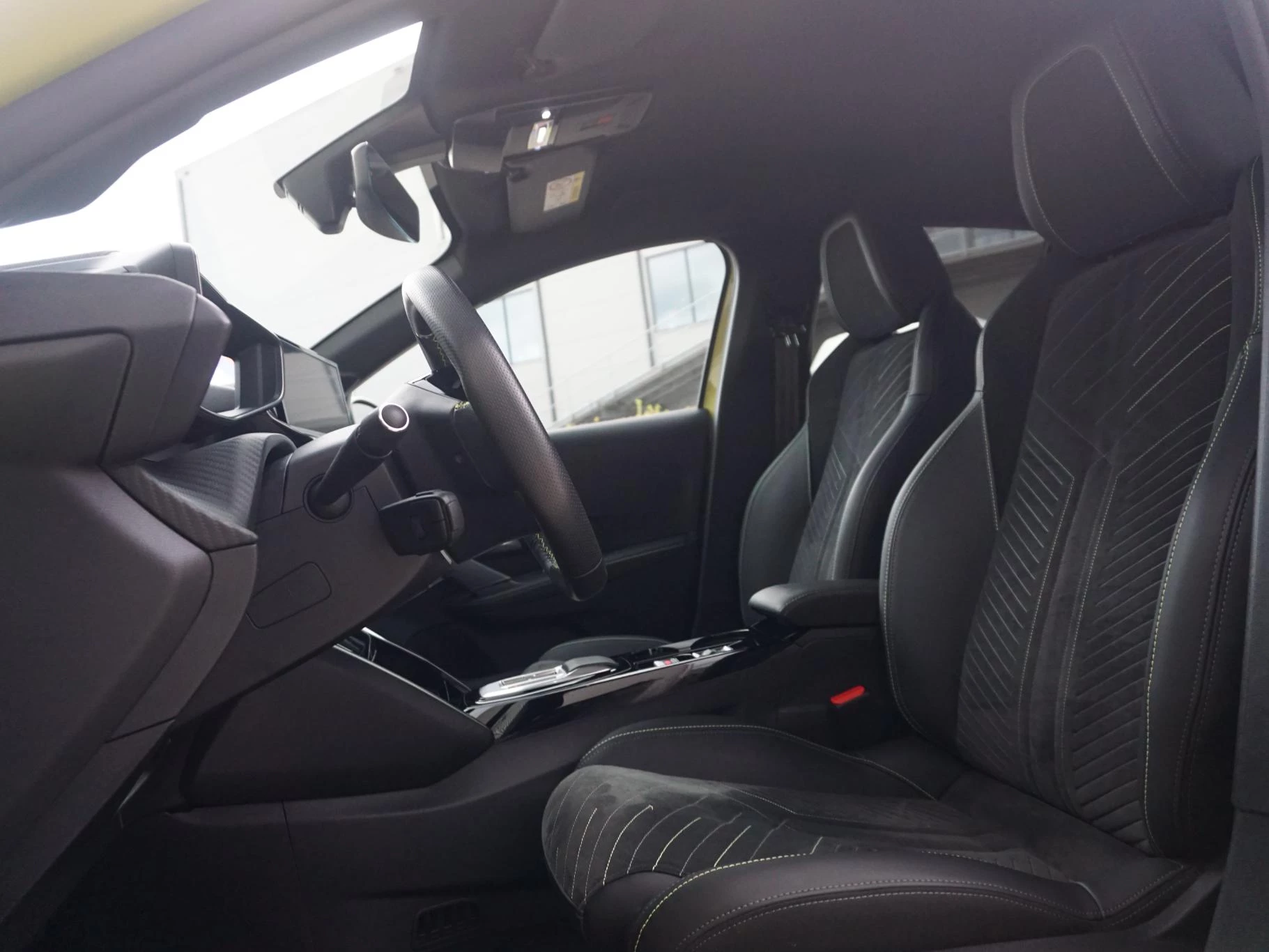 Hoofdafbeelding Peugeot e-208