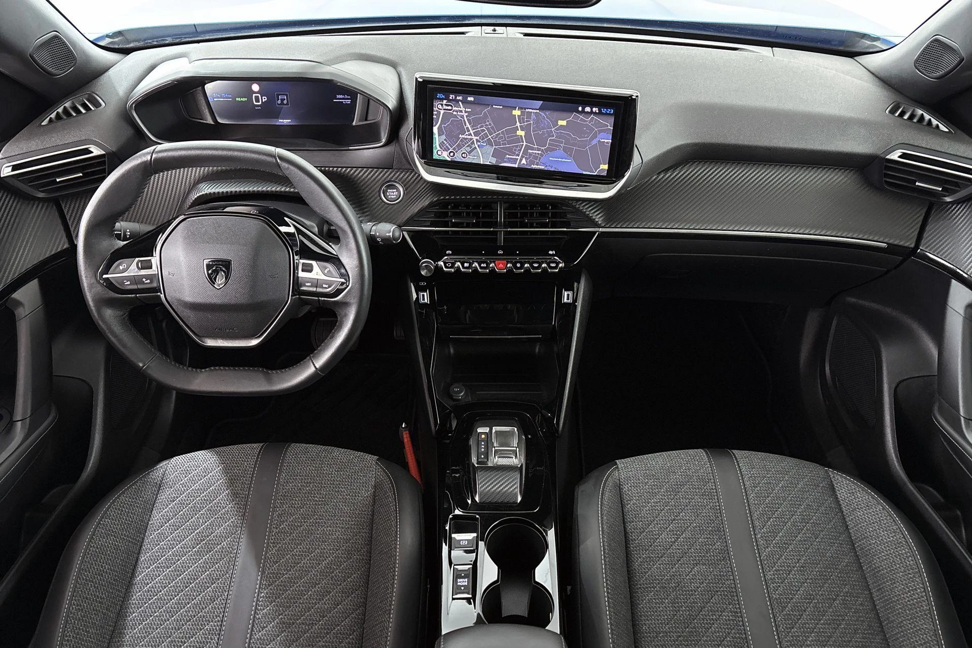Hoofdafbeelding Peugeot e-2008