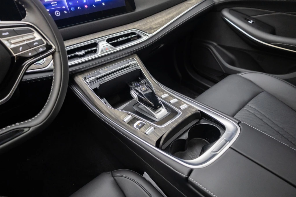 Hoofdafbeelding DFSK E5 PHEV