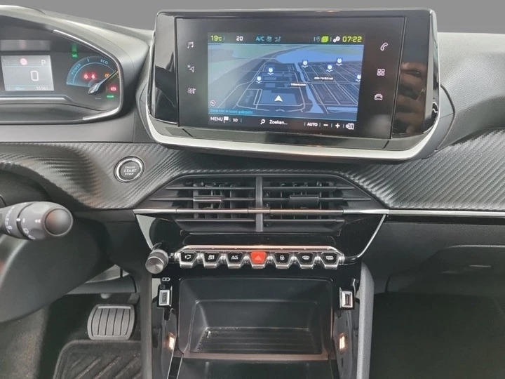 Hoofdafbeelding Peugeot e-208