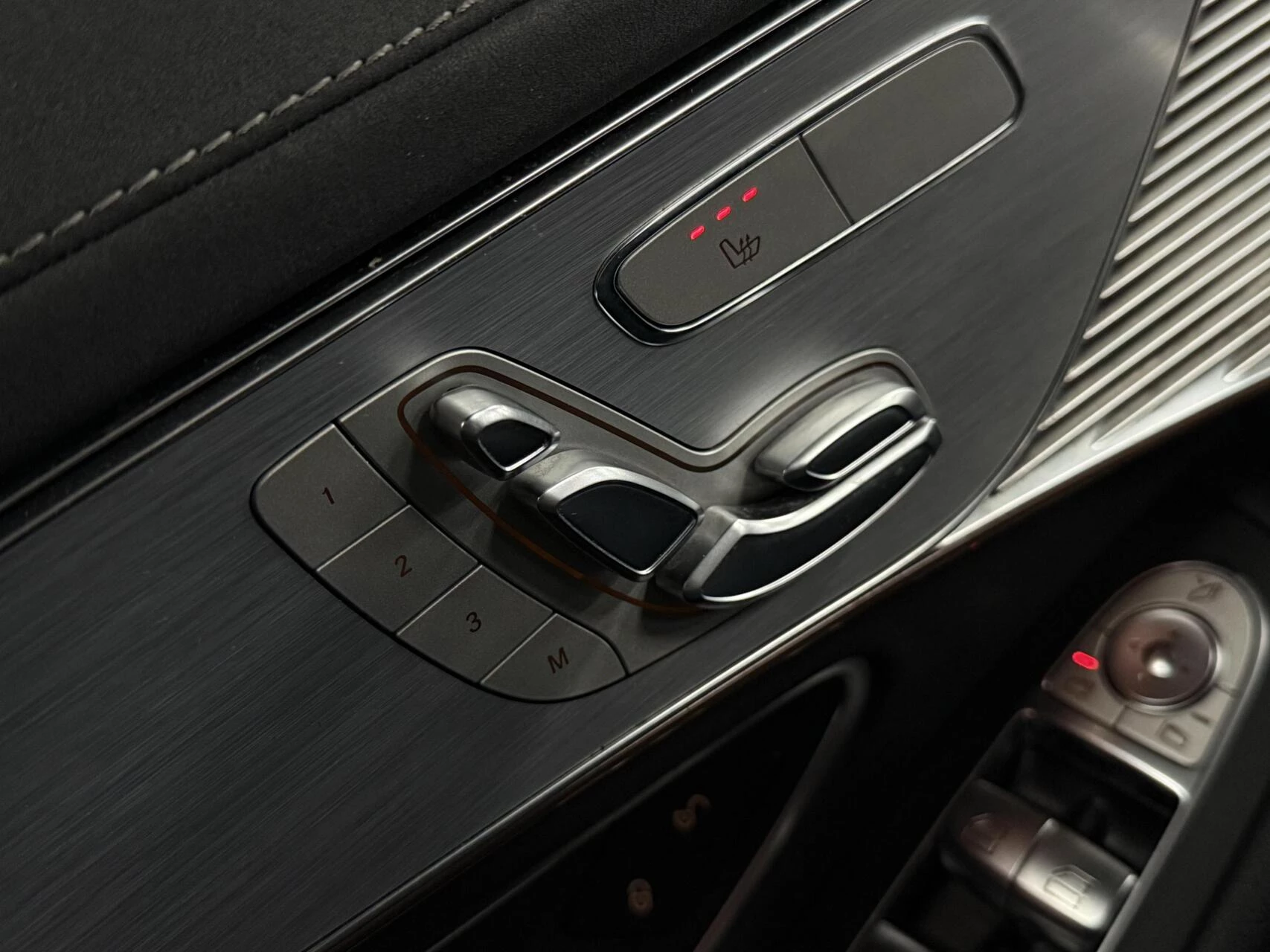 Hoofdafbeelding Mercedes-Benz EQC