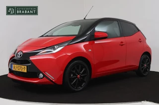 Hoofdafbeelding Toyota Aygo Toyota Aygo 1.0 VVT-i x-joy (BLUETOOTH, ACHTERUITRIJCAMERA, NL-AUTO)