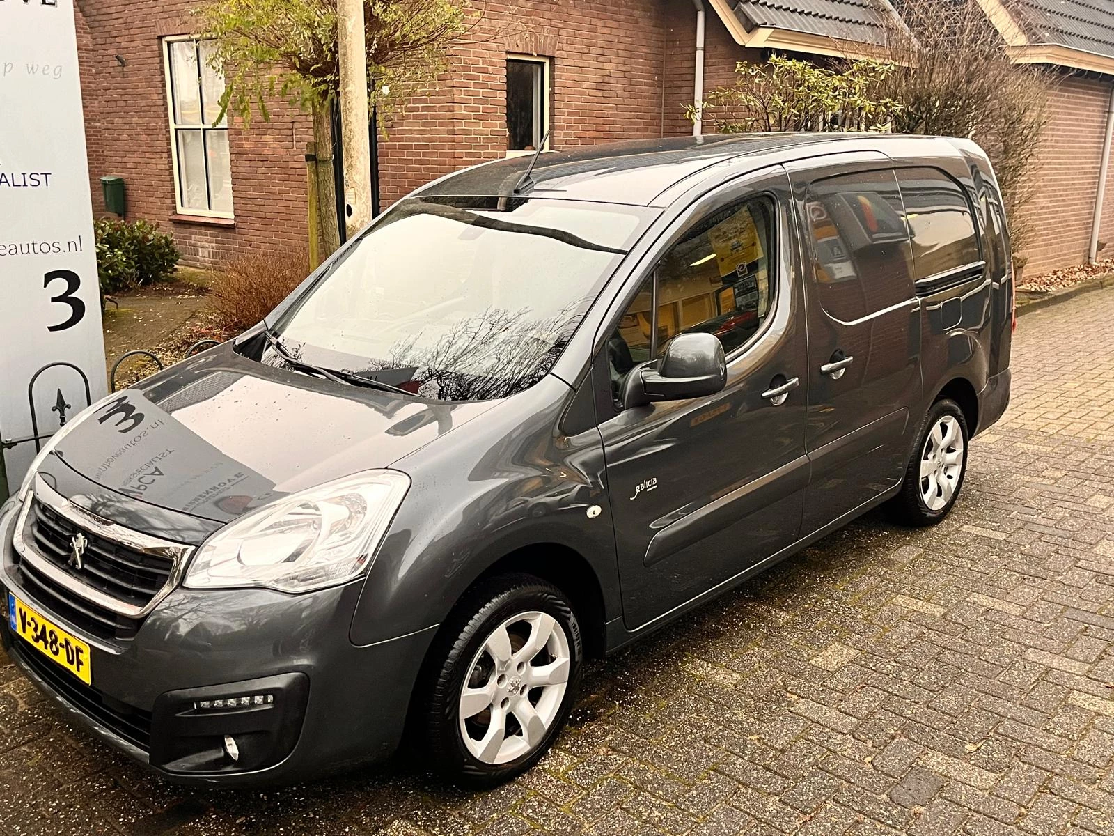 Hoofdafbeelding Peugeot Partner