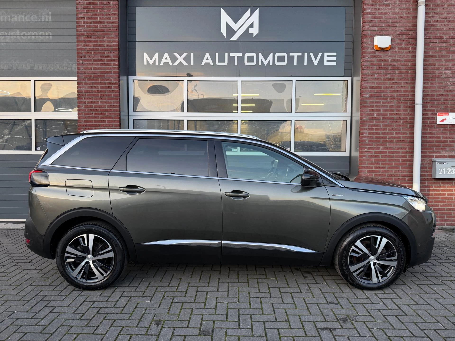 Hoofdafbeelding Peugeot 5008