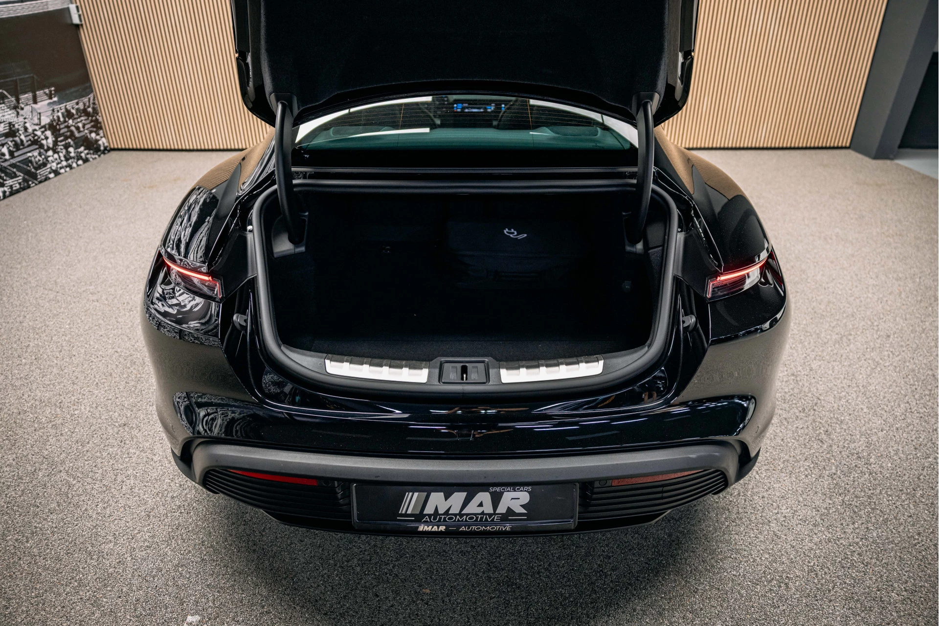 Hoofdafbeelding Porsche Taycan