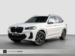 Hoofdafbeelding BMW X3 BMW X3 xDrive30e M-Sport| Pano| Trekhaak | Laser | Dealer onderhouden | Head Up | Camera |1e eig. | 30e | Plug-in | Facelift