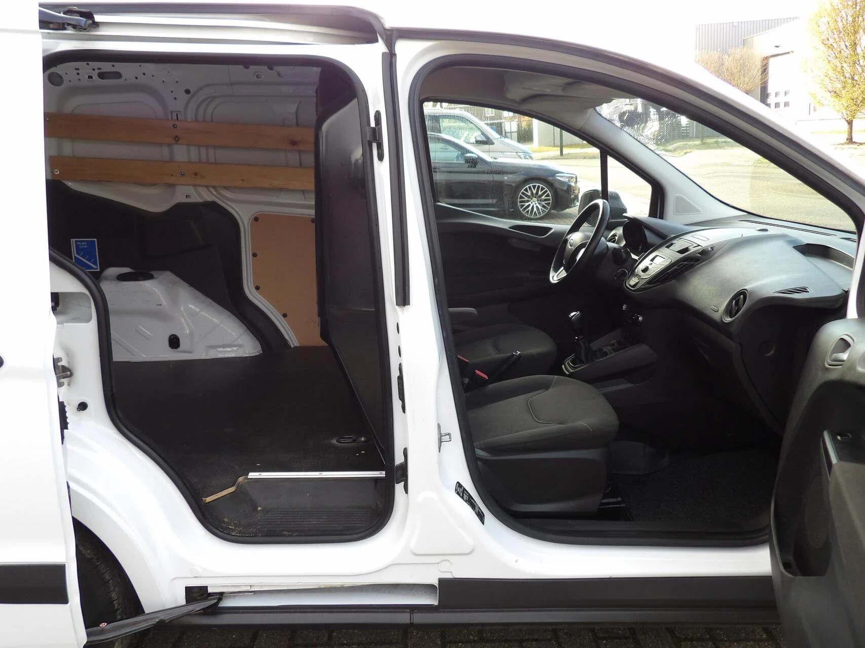 Hoofdafbeelding Ford Transit Courier