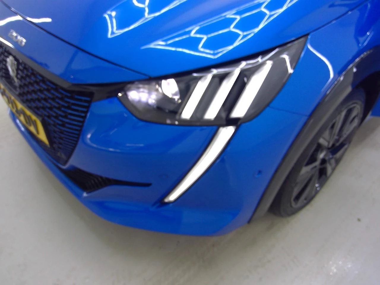 Hoofdafbeelding Peugeot e-208