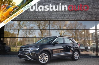 Hoofdafbeelding Volkswagen T-Roc Volkswagen T-Roc 1.5 TSI Style , Adap. cruise, Carplay, Stuur/stoelverwarming,