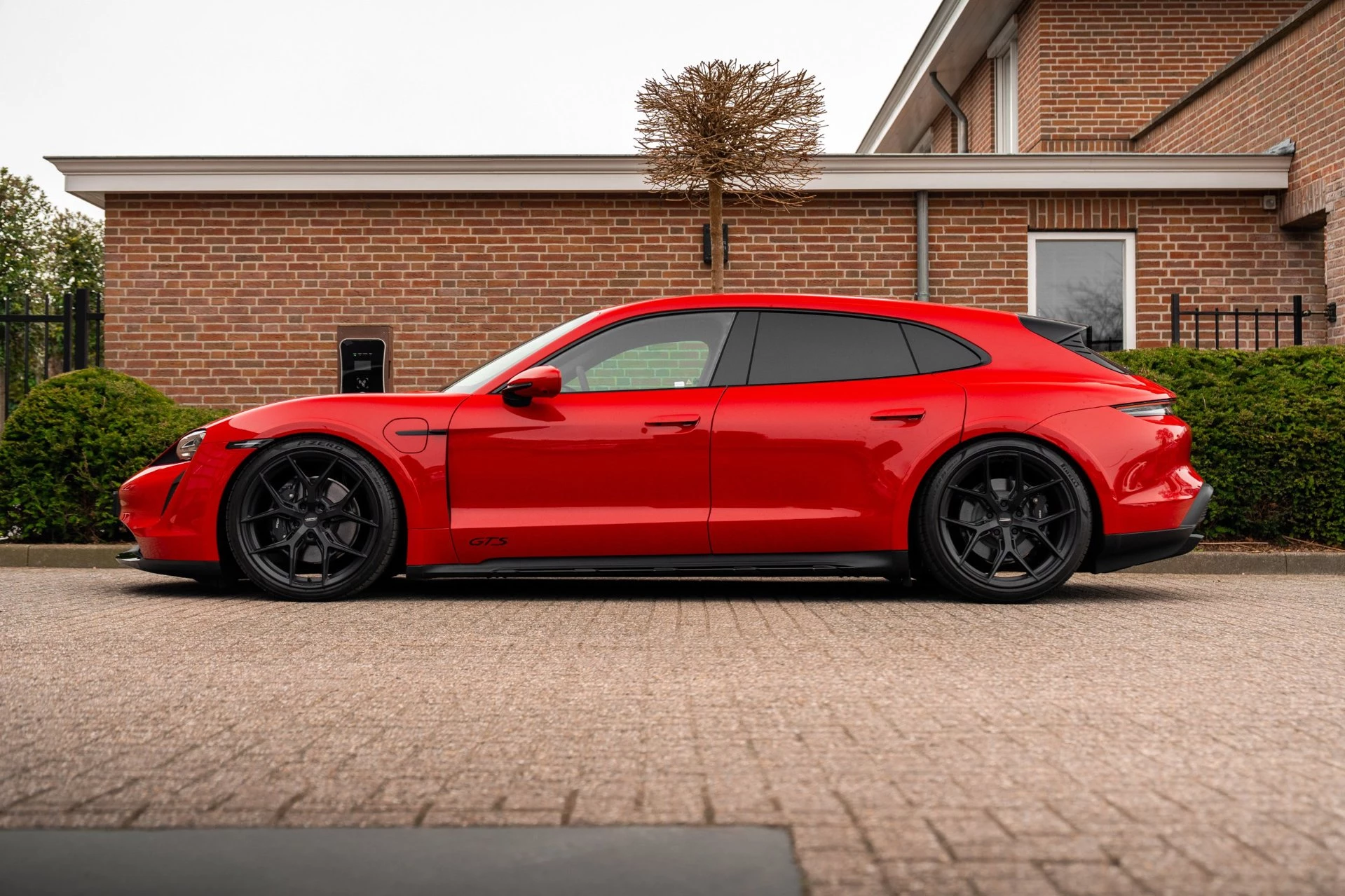 Hoofdafbeelding Porsche Taycan