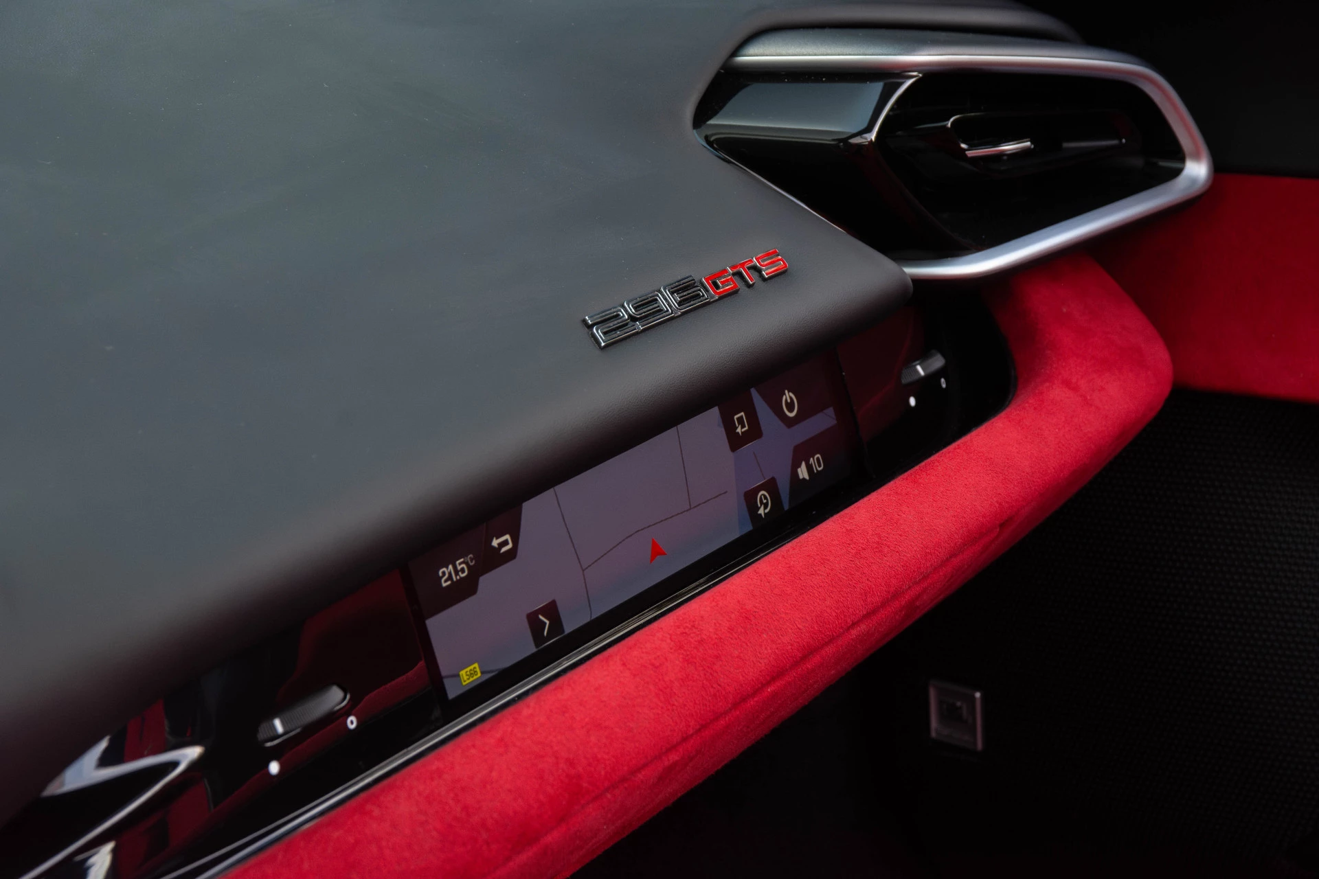 Hoofdafbeelding Ferrari 296