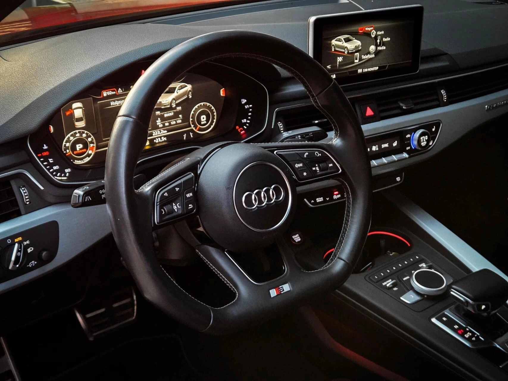 Hoofdafbeelding Audi S4