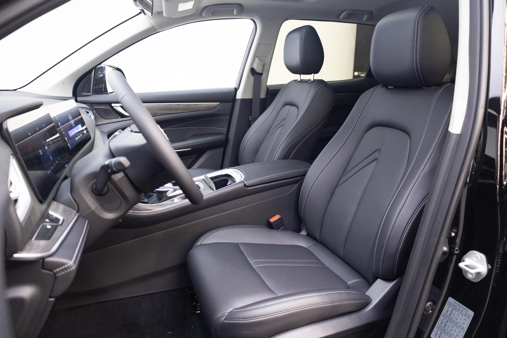 Hoofdafbeelding DFSK E5 PHEV