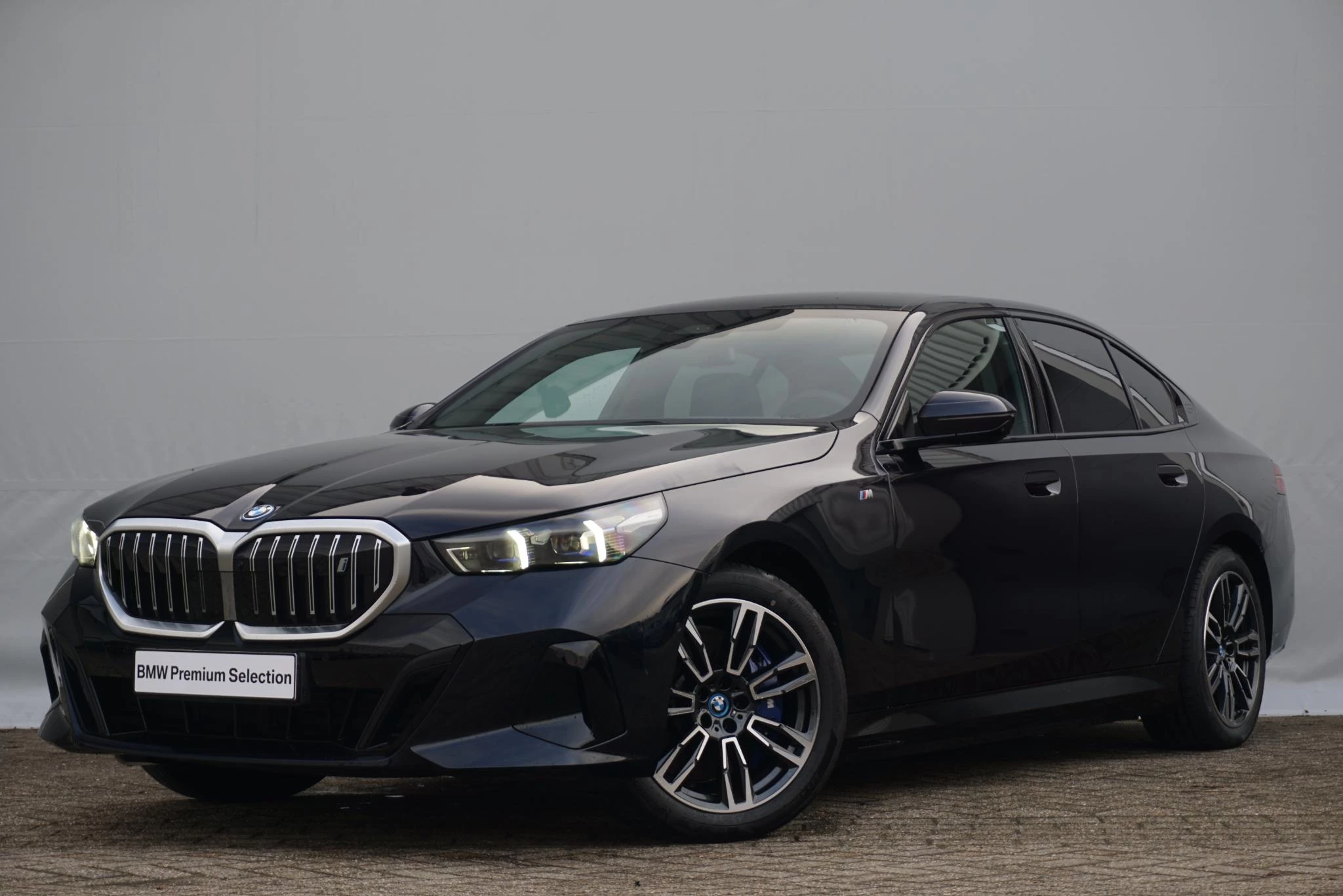 Hoofdafbeelding BMW i5