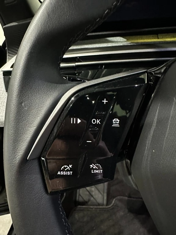 Hoofdafbeelding Peugeot e-3008