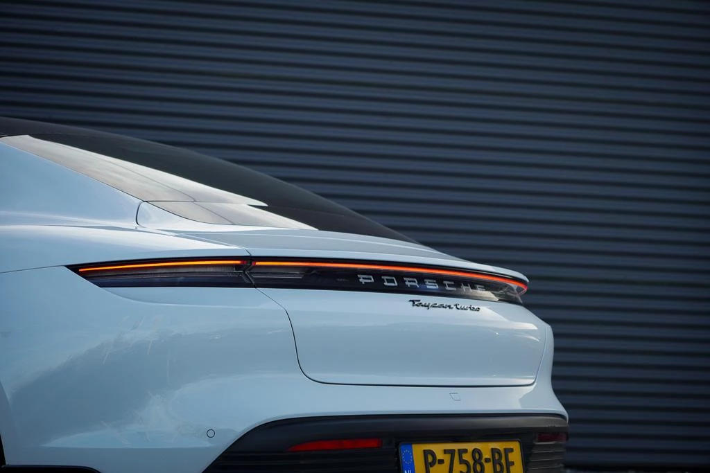 Hoofdafbeelding Porsche Taycan