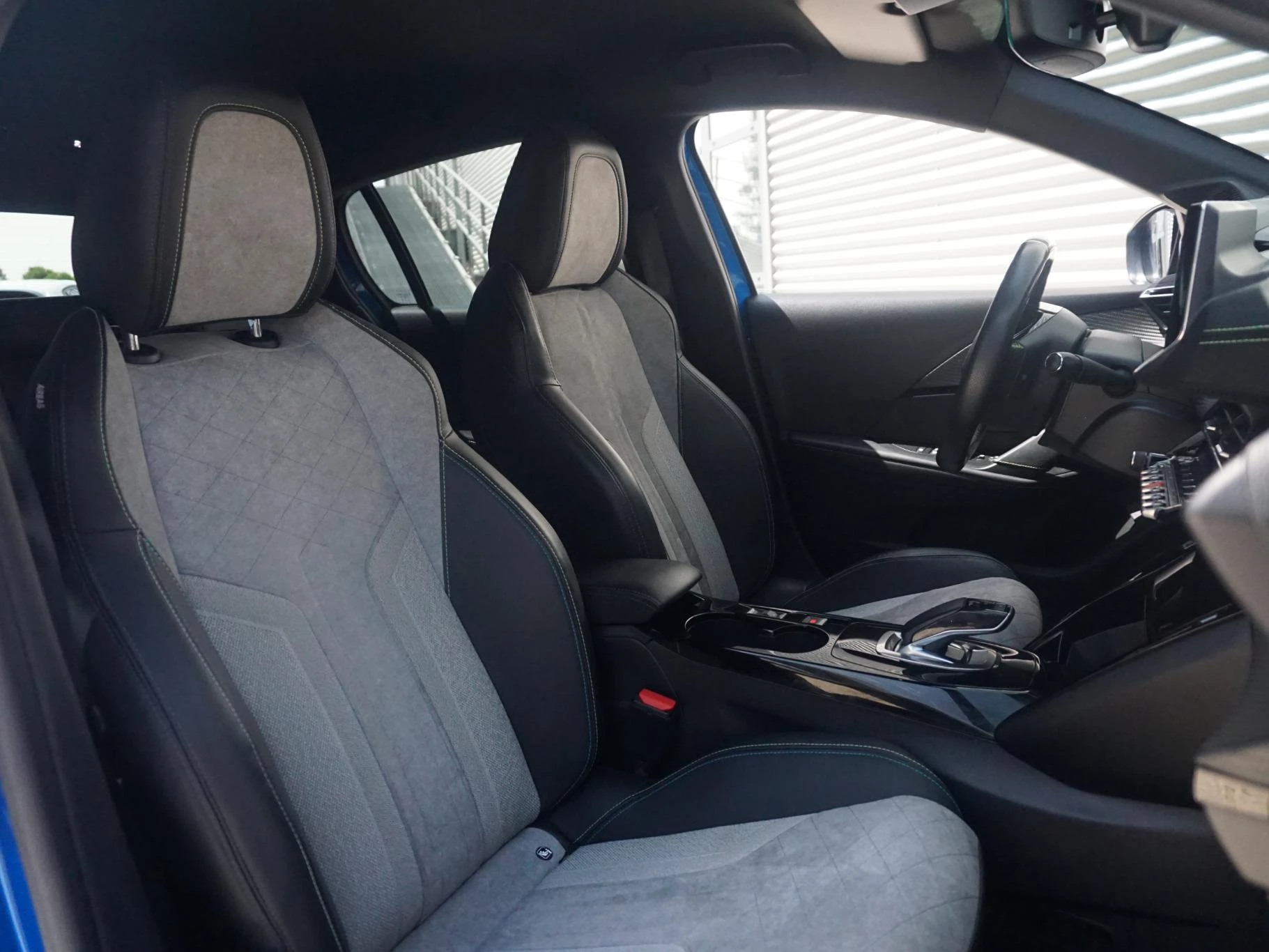Hoofdafbeelding Peugeot e-208
