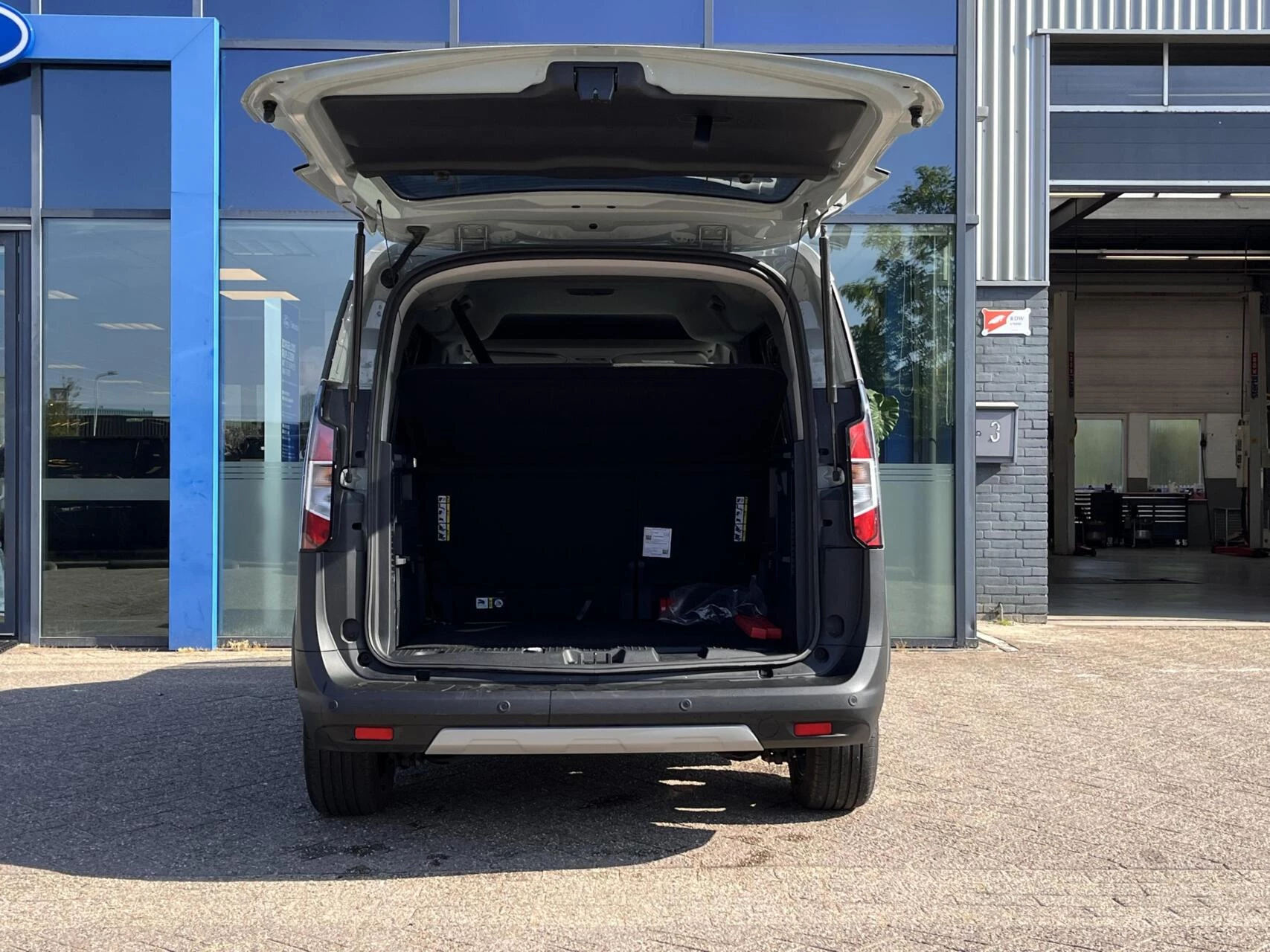Hoofdafbeelding Ford Transit Courier