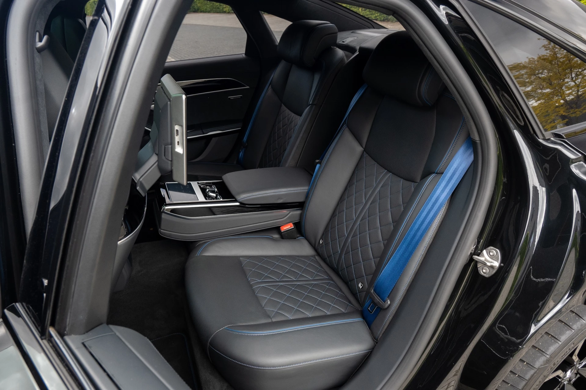 Hoofdafbeelding Audi A8