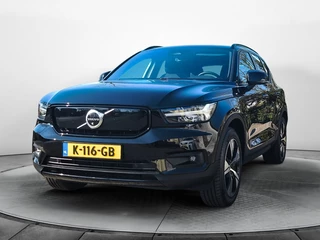 Volvo XC40 Recharge P8 AWD R-Design (408 PK) 1e-Eig. & Keurig-Onderh., BOVAG-Garantie, NL-Auto, Panoramadak, Trekhaak, Navigatie/Apple-Carplay/Android-Auto, Keyless-Entry/Start, Cruisecontrol, Parkeersensoren, Stoel+Stuurverwarming, Premium-Audio, Spiegel-Pakket, Privacy-Glas
