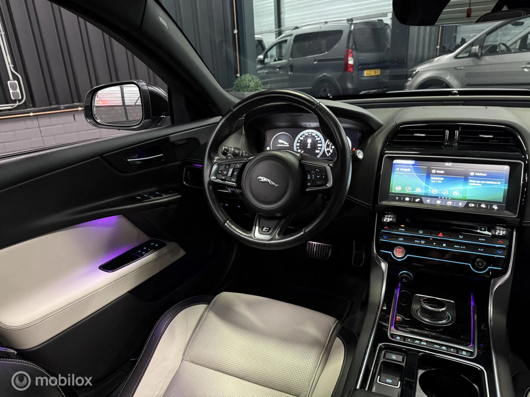 Hoofdafbeelding Jaguar XE
