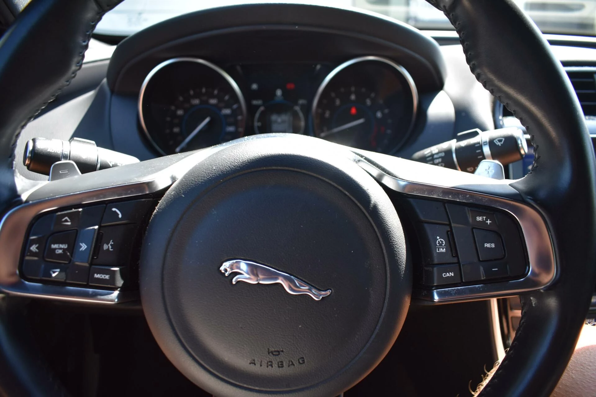 Hoofdafbeelding Jaguar XE