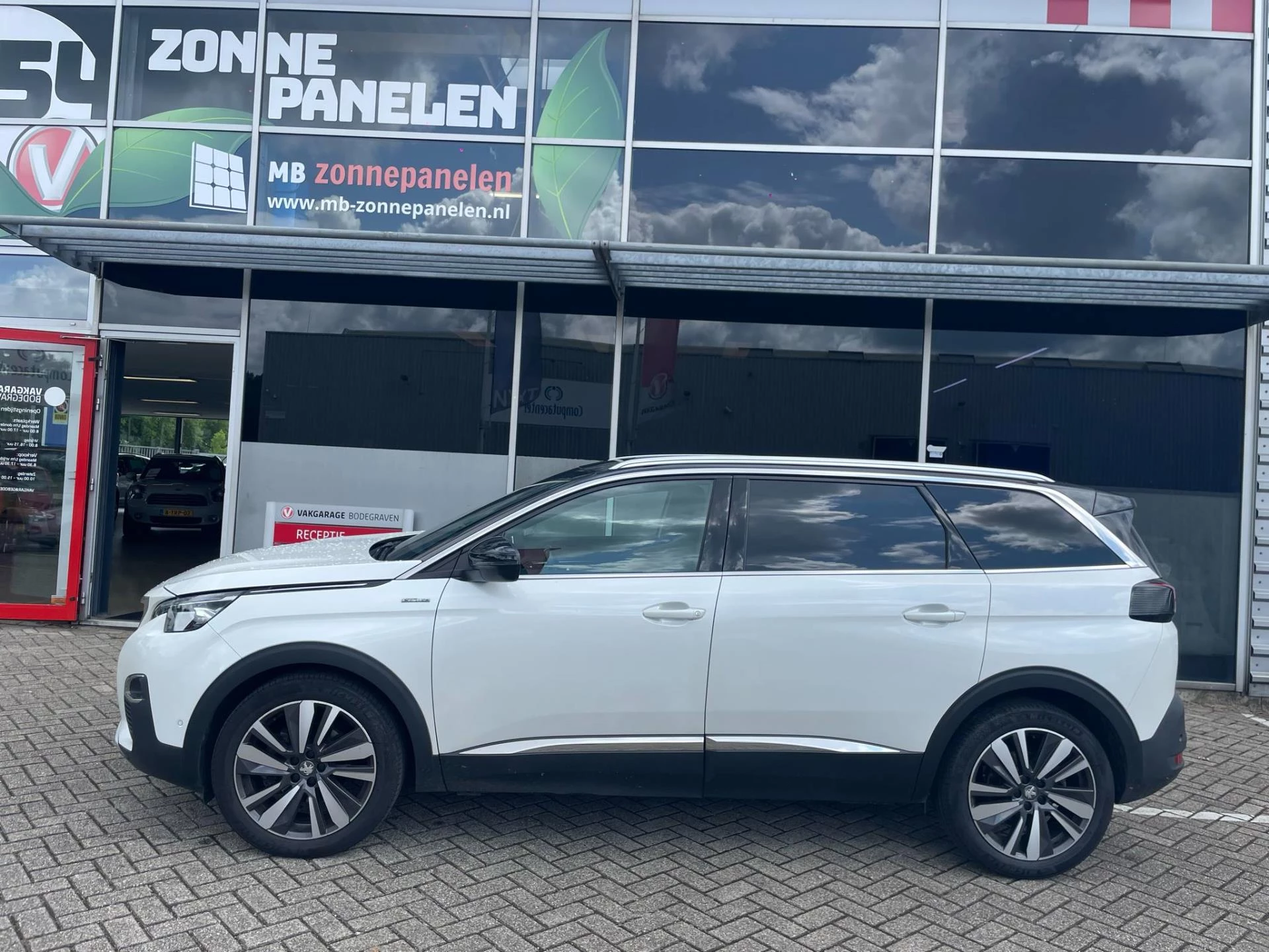 Hoofdafbeelding Peugeot 5008