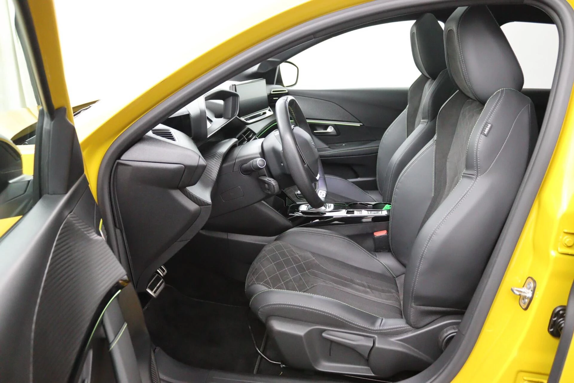 Hoofdafbeelding Peugeot e-208